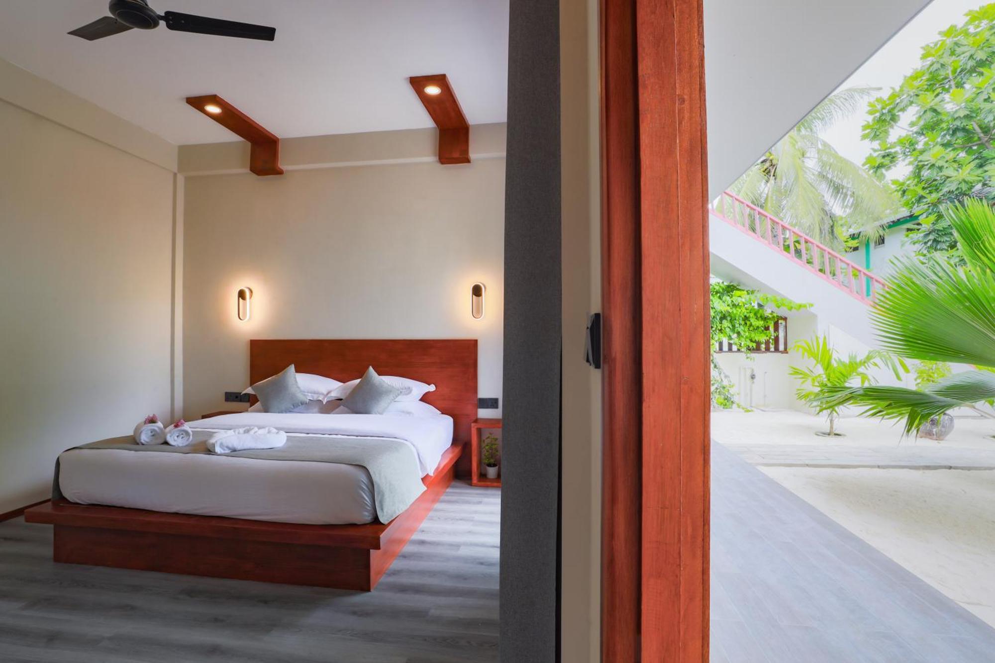 Sunny Breeze View Hotel Hangnaameedhoo Ngoại thất bức ảnh