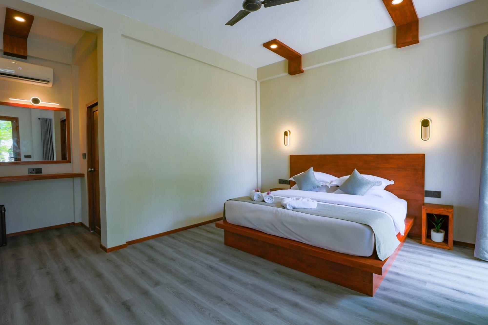 Sunny Breeze View Hotel Hangnaameedhoo Ngoại thất bức ảnh