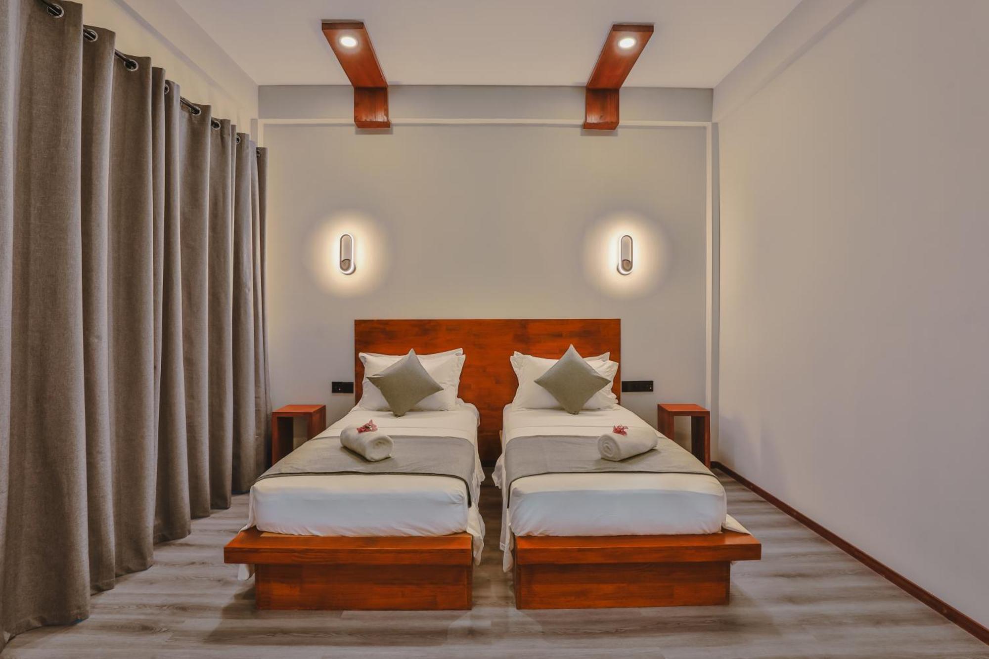 Sunny Breeze View Hotel Hangnaameedhoo Ngoại thất bức ảnh
