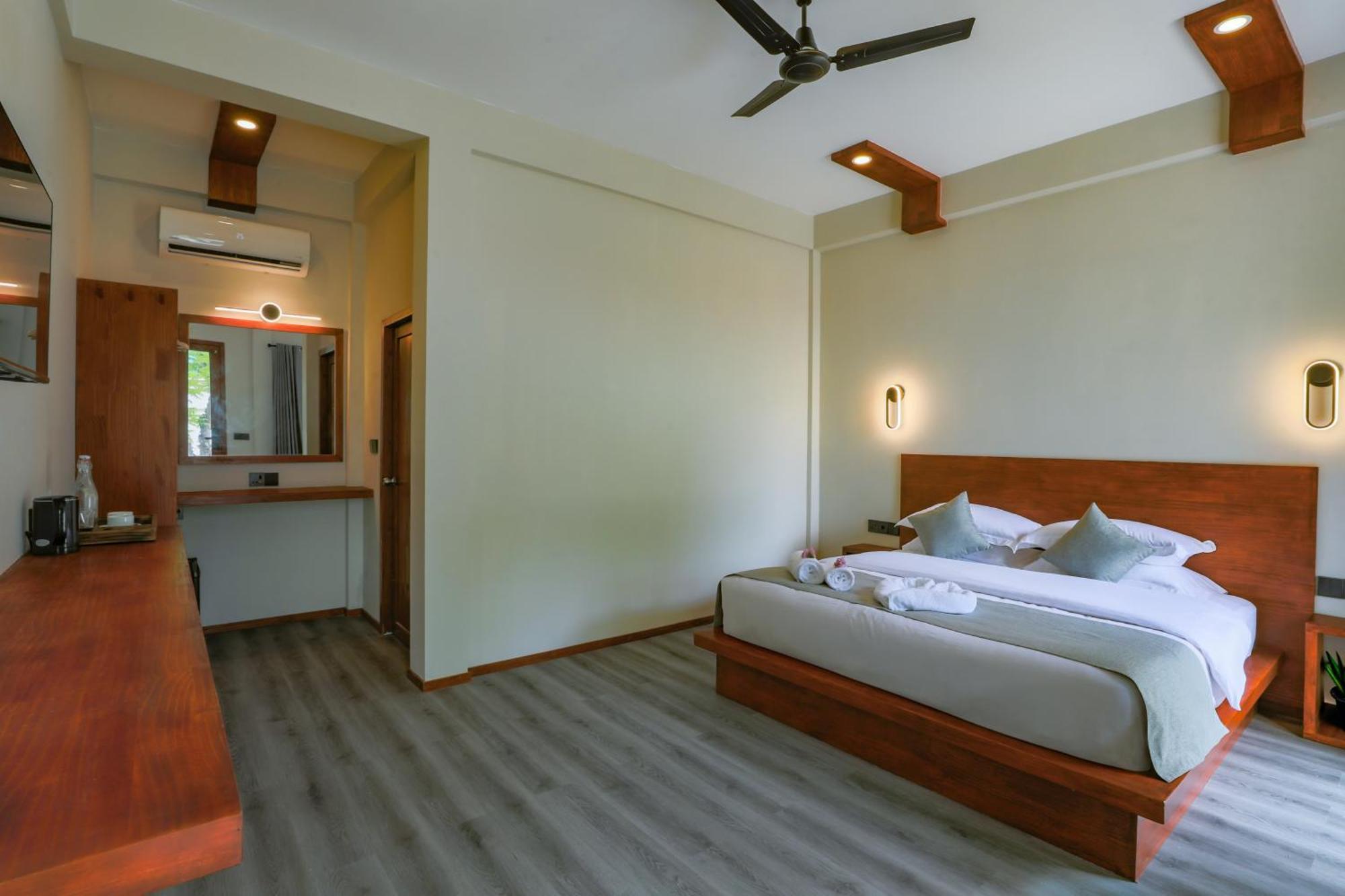 Sunny Breeze View Hotel Hangnaameedhoo Ngoại thất bức ảnh