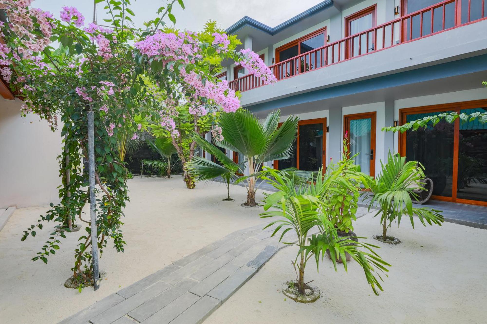 Sunny Breeze View Hotel Hangnaameedhoo Ngoại thất bức ảnh